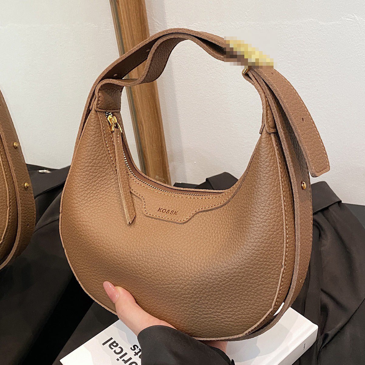Trendy Underarm Handbag – Sleek & Lightweight - SMARTMARTNZ