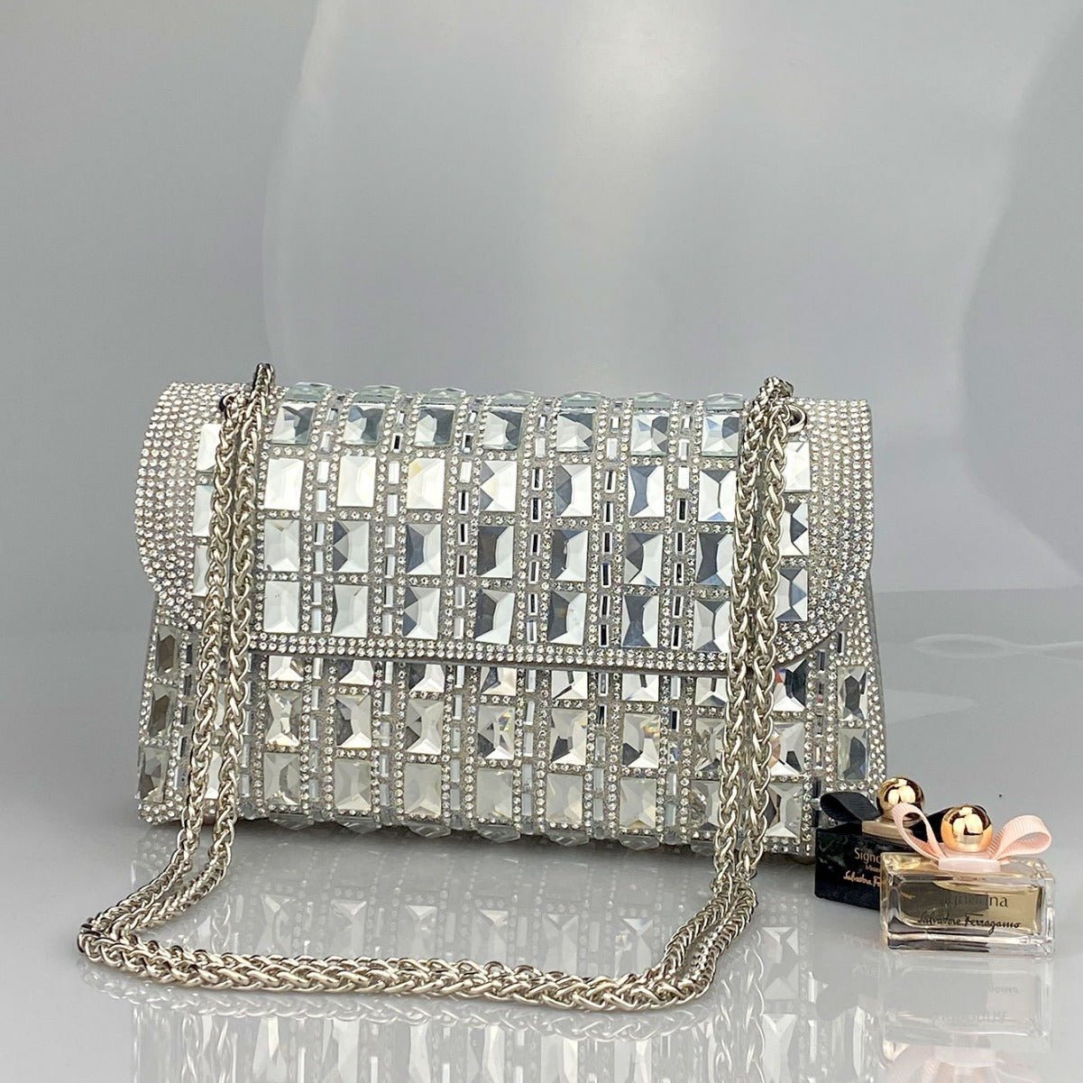“Rhinestone Glass Clutch with Chain – Elegant & Dazzling” - SMARTMARTNZ